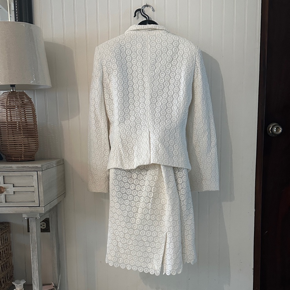 Calvin Klein Cream Blazer and Skirt Set sz Large - Picture 10 of 17